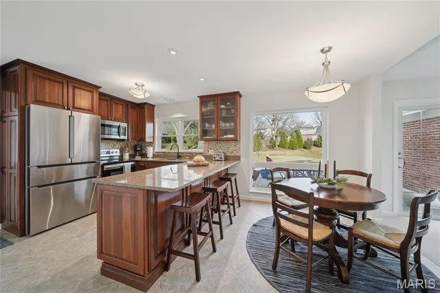 $525,000 | 323 Algonquin Drive, Ballwin, MO 63011