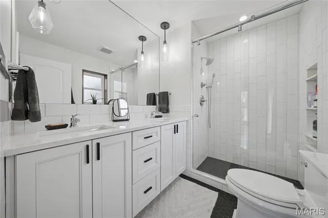 $525,000 | 323 Algonquin Drive, Ballwin, MO 63011