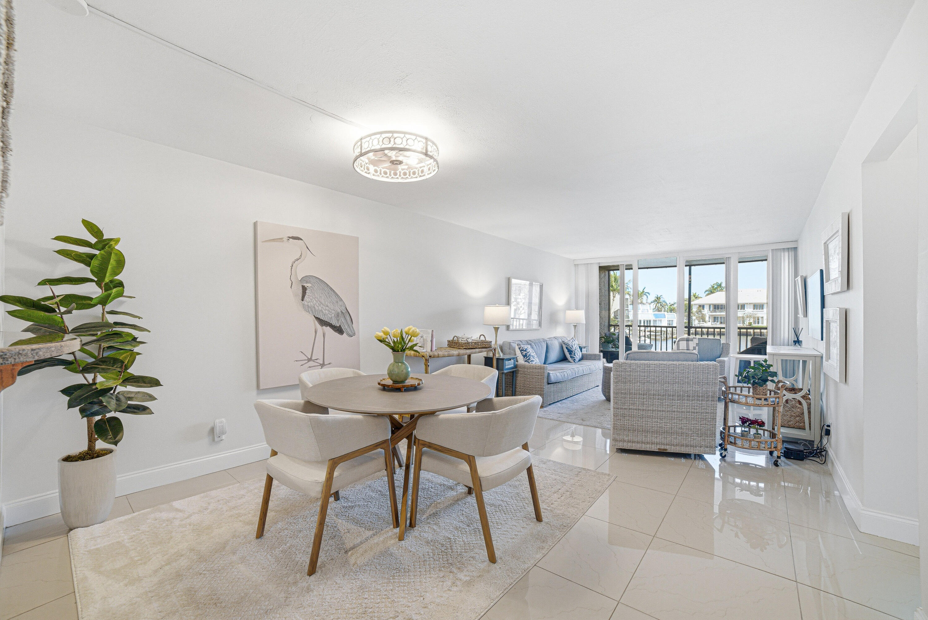 6 Royal Palm Way, Unit 211 Boca Raton, FL 33432 - Photo 6 of 32 Bright living dining area - Boca Raton w