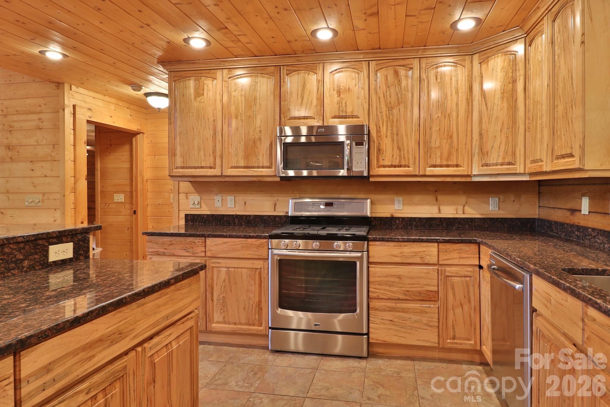 2811 Poplar Creek Road Green Mountain, NC 28740 - Photo 9 of 35