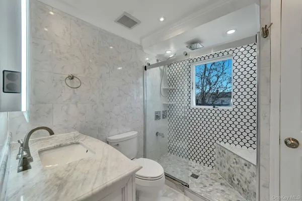 $998,888 | 76 Balcom Road, Farmingdale, NY 11735