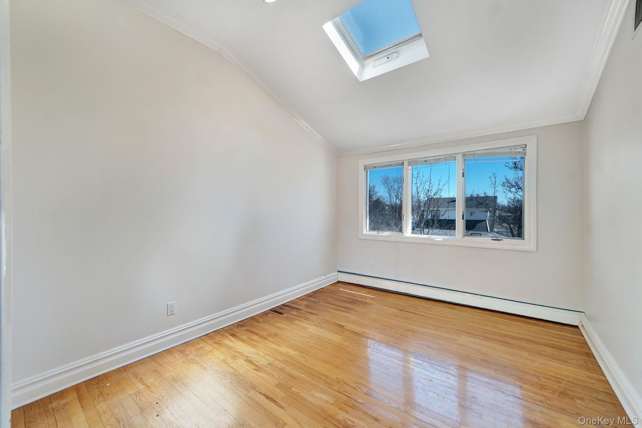 76 Balcom Road Farmingdale, NY 11735 - Photo 12 of 23