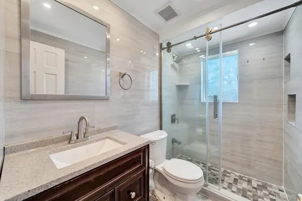 $998,888 | 76 Balcom Road, Farmingdale, NY 11735