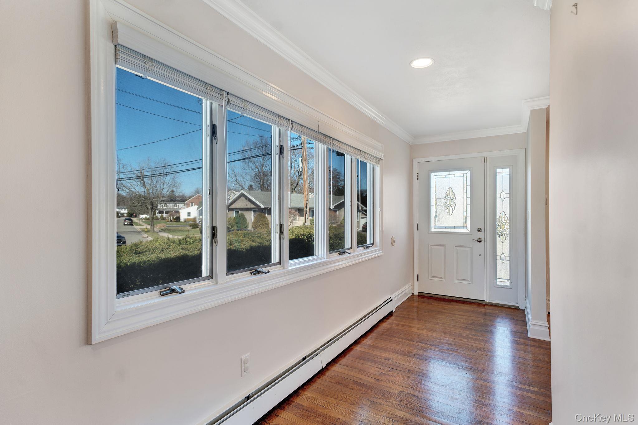 76 Balcom Road Farmingdale, NY 11735 - Photo 2 of 23