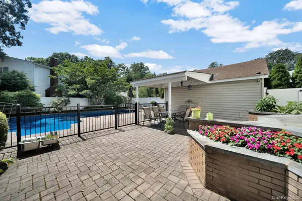 $998,888 | 76 Balcom Road, Farmingdale, NY 11735