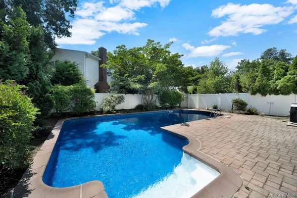 $998,888 | 76 Balcom Road, Farmingdale, NY 11735