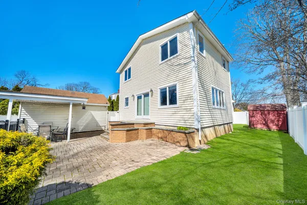 $998,888 | 76 Balcom Road, Farmingdale, NY 11735