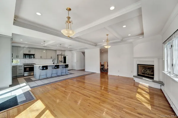 $998,888 | 76 Balcom Road, Farmingdale, NY 11735