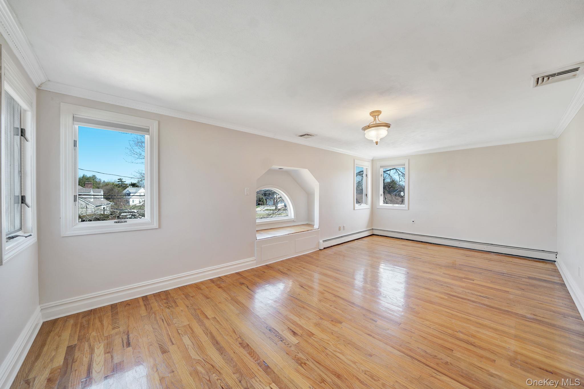 76 Balcom Road Farmingdale, NY 11735 - Photo 10 of 23