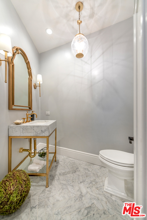 15771 Royal Ridge Road Sherman Oaks, CA 91403 - Photo 11 of 41 Gallery Image 11