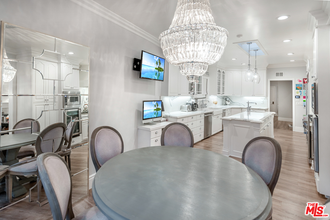 15771 Royal Ridge Road Sherman Oaks, CA 91403 - Photo 13 of 41 Gallery Image 13