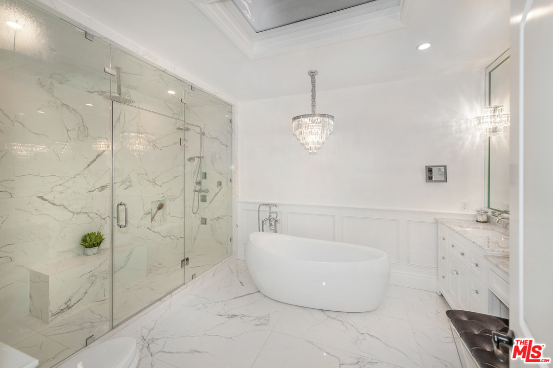 15771 Royal Ridge Road Sherman Oaks, CA 91403 - Photo 16 of 41 Gallery Image 16