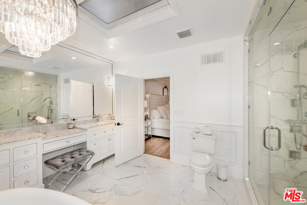 15771 Royal Ridge Road Sherman Oaks, CA 91403 - Photo 17 of 41 Gallery Image 17