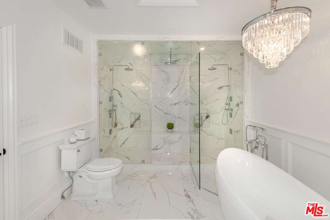 15771 Royal Ridge Road Sherman Oaks, CA 91403 - Photo 18 of 41 Gallery Image 18
