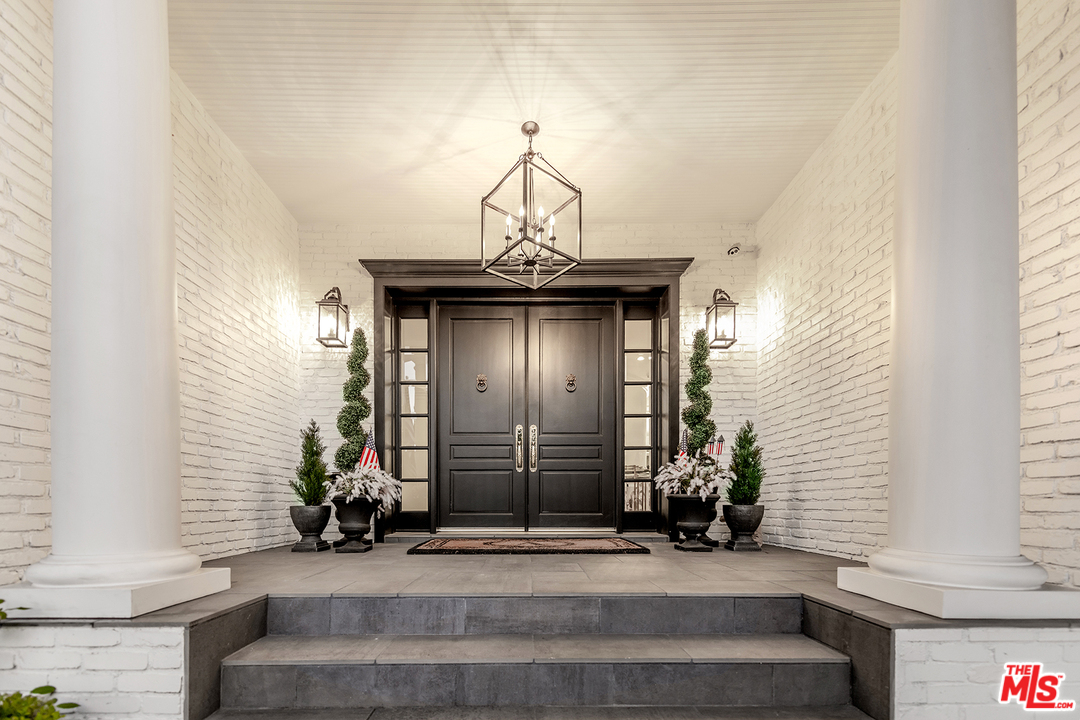 15771 Royal Ridge Road Sherman Oaks, CA 91403 - Photo 3 of 41 Gallery Image 3