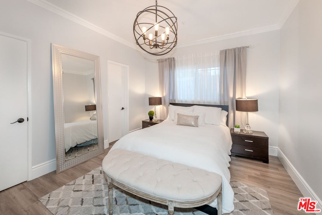15771 Royal Ridge Road Sherman Oaks, CA 91403 - Photo 22 of 41 Gallery Image 22