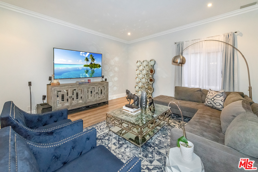 15771 Royal Ridge Road Sherman Oaks, CA 91403 - Photo 26 of 41 Gallery Image 26
