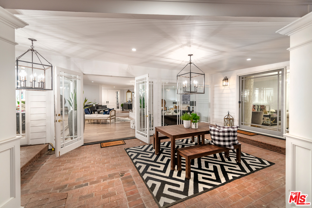 15771 Royal Ridge Road Sherman Oaks, CA 91403 - Photo 28 of 41 Gallery Image 28