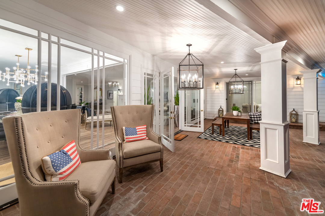 15771 Royal Ridge Road Sherman Oaks, CA 91403 - Photo 29 of 41 Gallery Image 29
