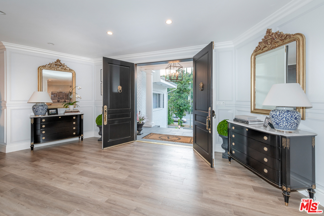 15771 Royal Ridge Road Sherman Oaks, CA 91403 - Photo 4 of 41 Gallery Image 4