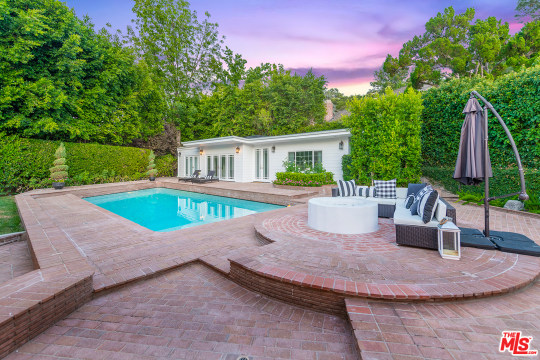 15771 Royal Ridge Road Sherman Oaks, CA 91403 - Photo 31 of 41 Gallery Image 31