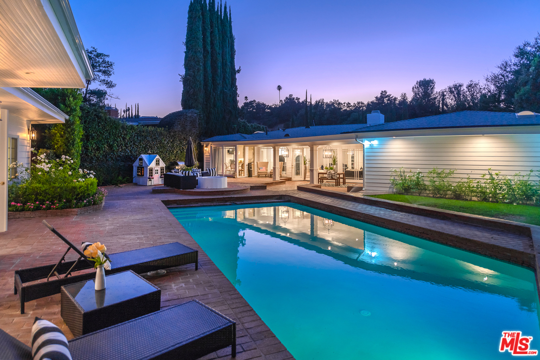 15771 Royal Ridge Road Sherman Oaks, CA 91403 - Photo 34 of 41 Gallery Image 34
