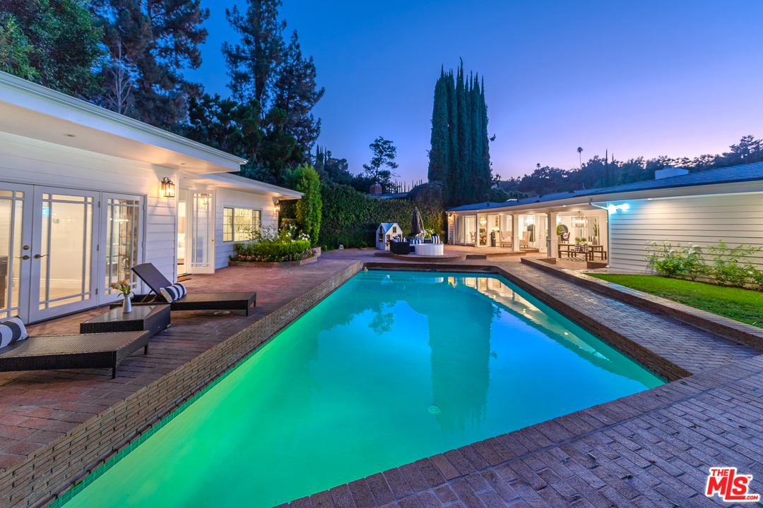 15771 Royal Ridge Road Sherman Oaks, CA 91403 - Photo 35 of 41 Gallery Image 35