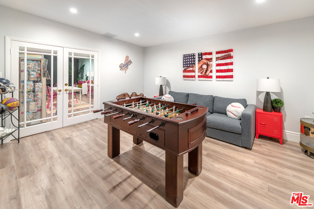 15771 Royal Ridge Road Sherman Oaks, CA 91403 - Photo 36 of 41 Gallery Image 36