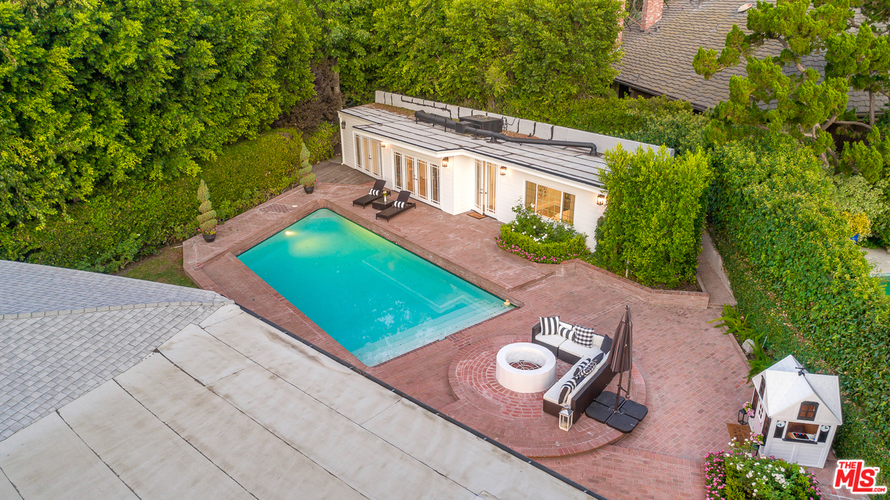 15771 Royal Ridge Road Sherman Oaks, CA 91403 - Photo 40 of 41 Gallery Image 40
