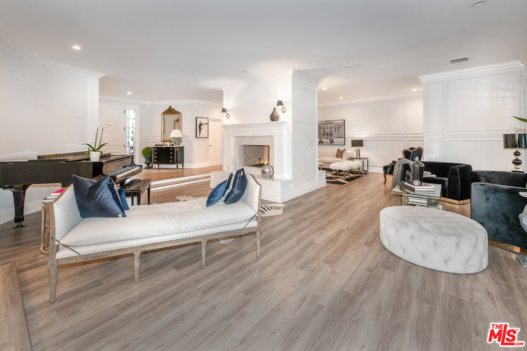 15771 Royal Ridge Road Sherman Oaks, CA 91403 - Photo 7 of 41 Gallery Image 7