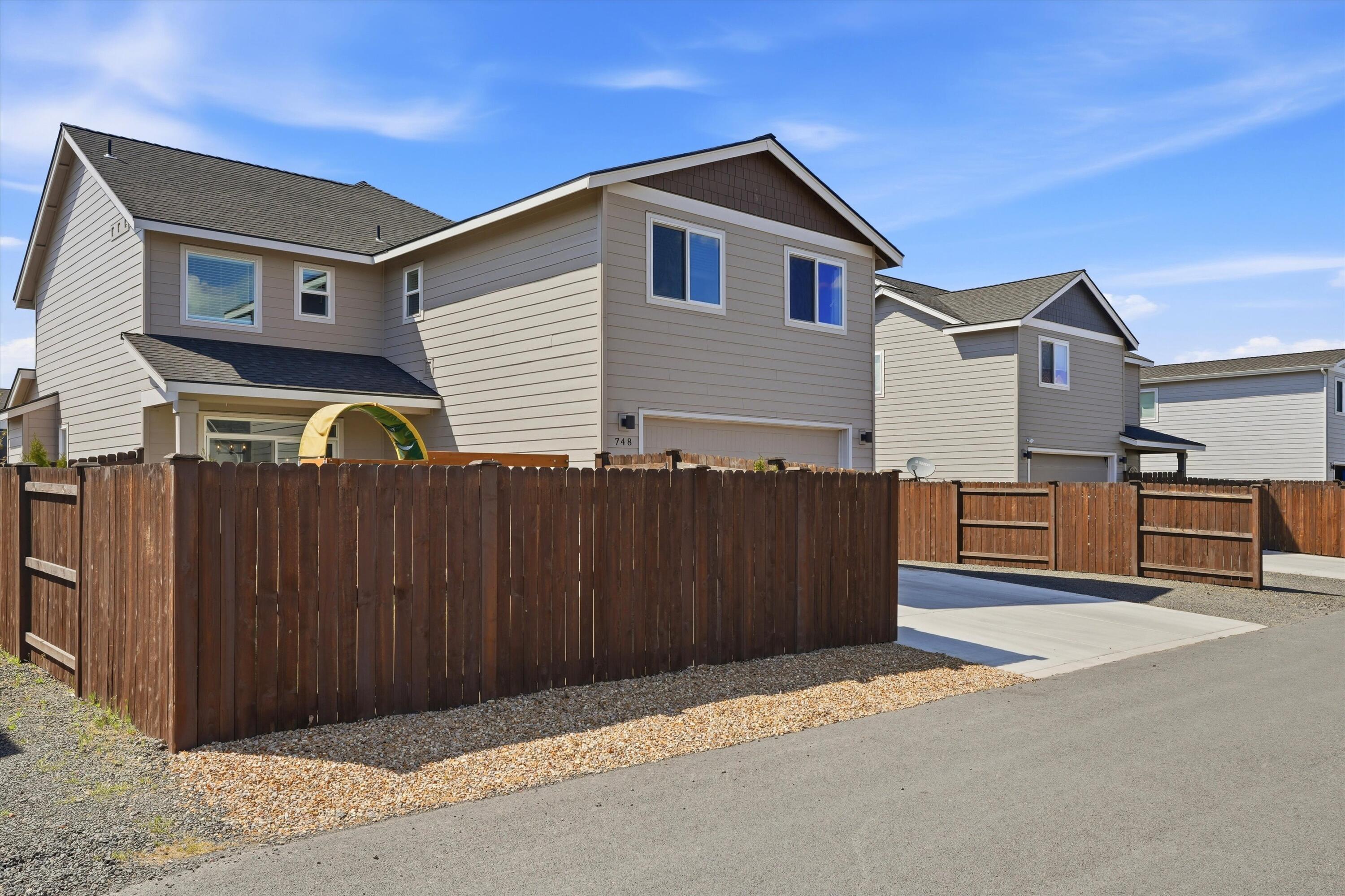 748 Northwest 27th Street Redmond, OR 97756 - Photo 38 of 41 Back of Home