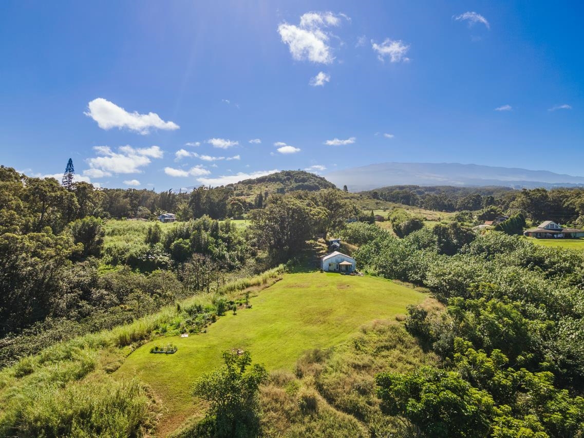 676 Kaupakalua Road, Unit A Haiku, HI 96708 - Photo 10 of 21 a view of a city