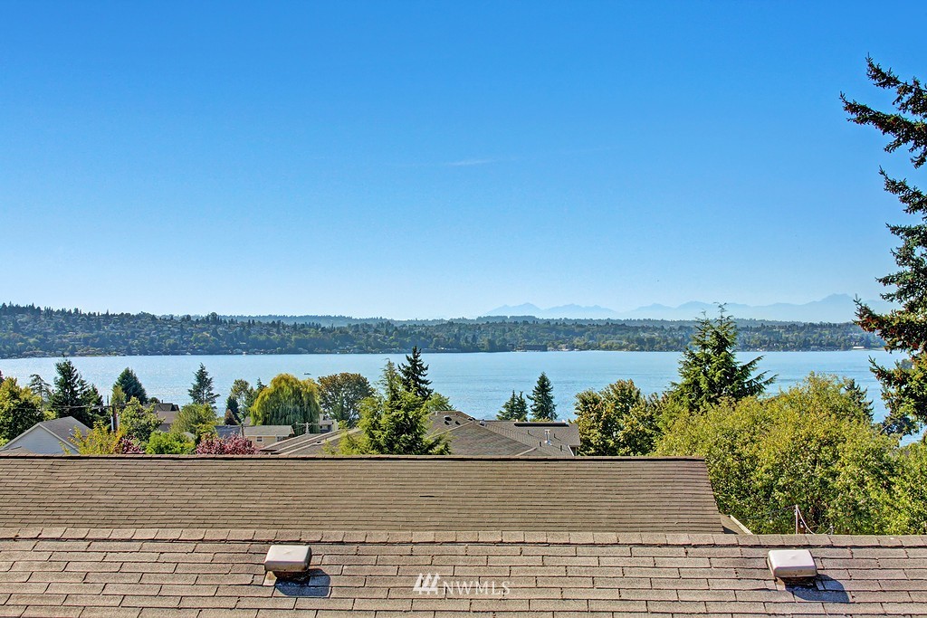 1224 North 32nd Street Renton, WA 98056 - Photo 3 of 18