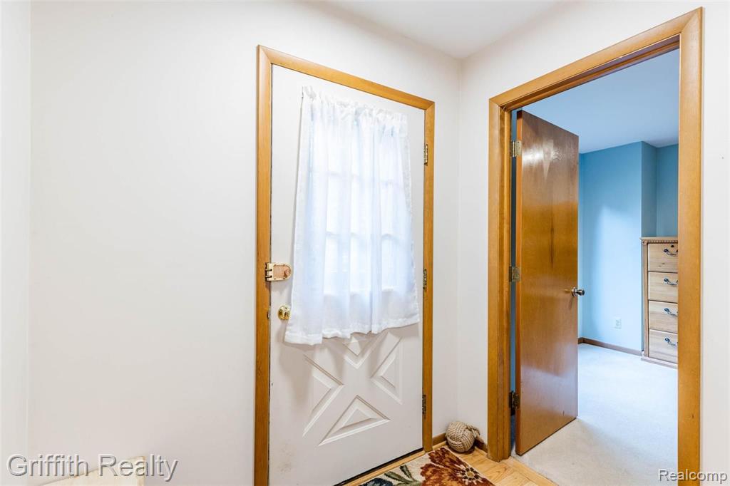9217 Riverside Drive Brighton, MI 48116 - Photo 16 of 41