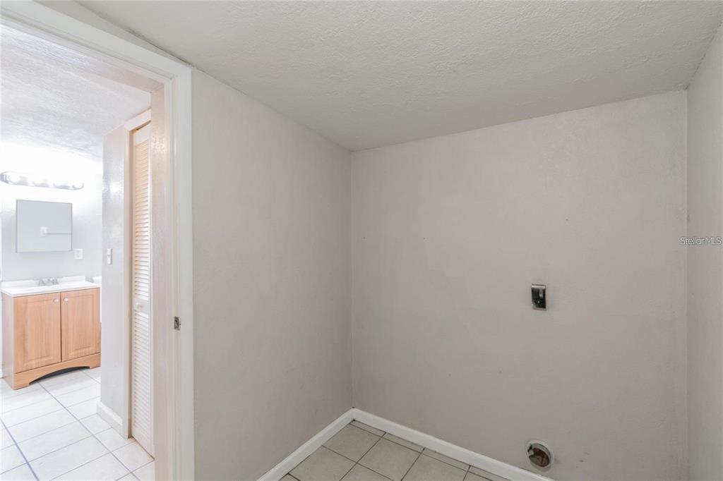 1911 West St Conrad Street Tampa, FL 33607 - Photo 27 of 35 a view of bathroom