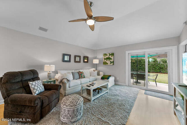 930 Ruth Avenue Jacksonville Beach, FL 32250 - Photo 12 of 34 930 Ruth Ave Jacksonville-small-014-014-