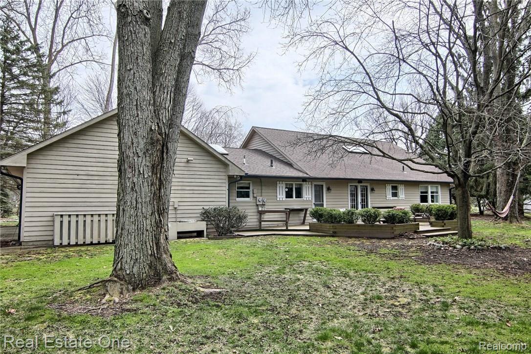 1626 Kingsmere Circle Rochester, MI 48309 - Photo 31 of 31 Rear_2nd_View.jpg
