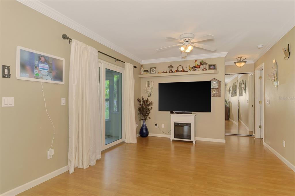 411 Nightingale Road Venice, FL 34293 - Photo 9 of 37