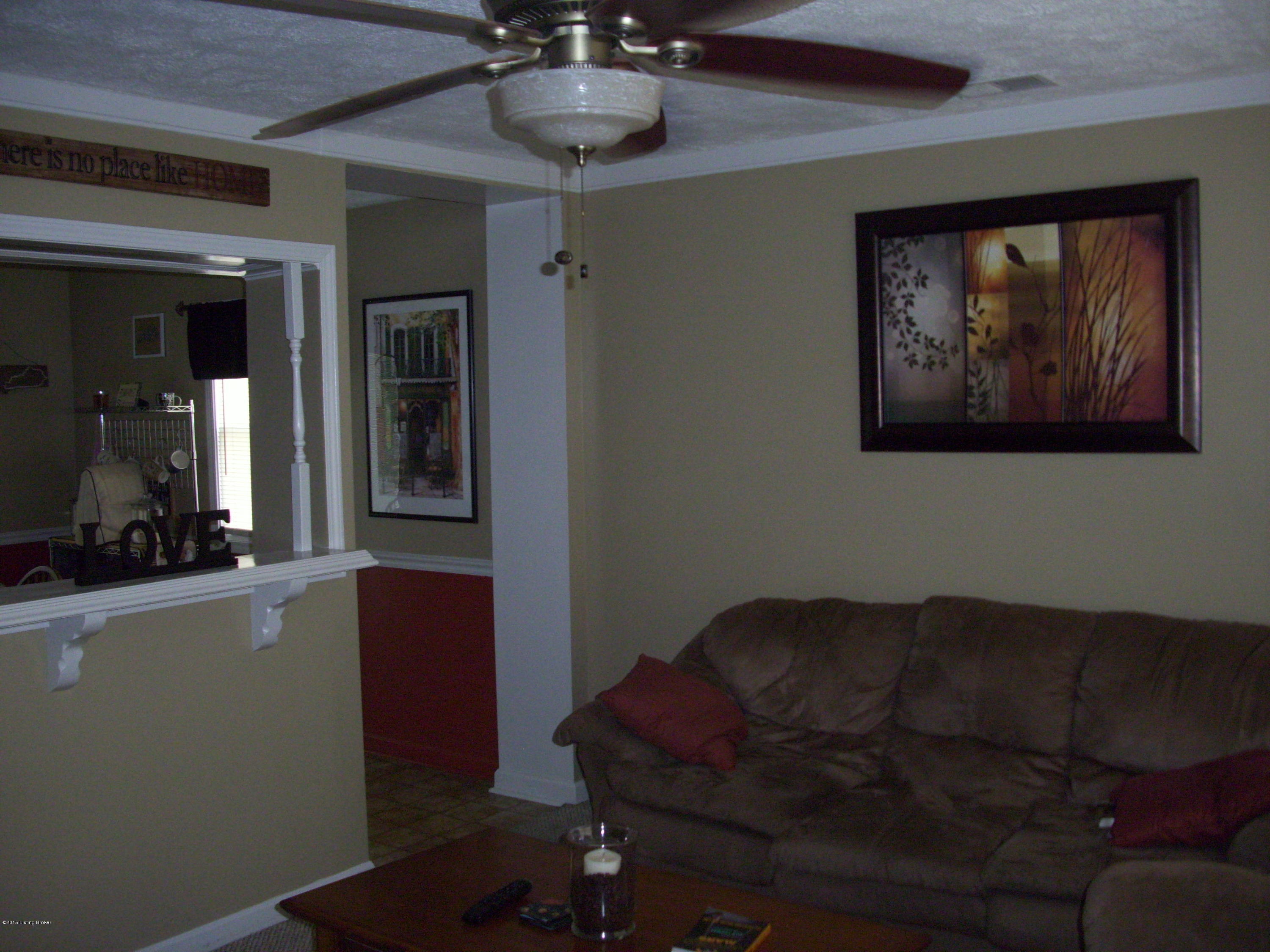10001 Robsion Road Louisville, KY 40299 - Photo 8 of 23 100_1464