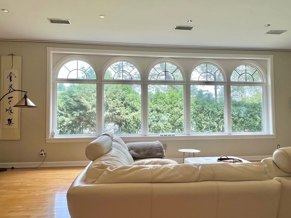 75 Lee Street Brookline, MA 02445 - Photo 4 of 30