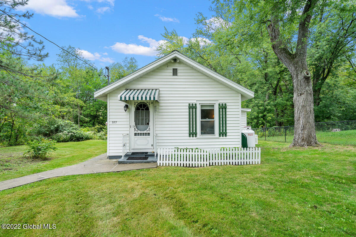 577 Sacandaga Road Schenectady, NY 12302 - Photo 1 of 29 577 sacandaga