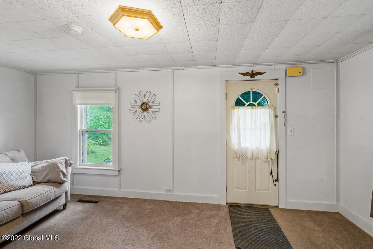 577 Sacandaga Road Schenectady, NY 12302 - Photo 12 of 29 577 Sacandaga Road Schenectady NY 012 ML