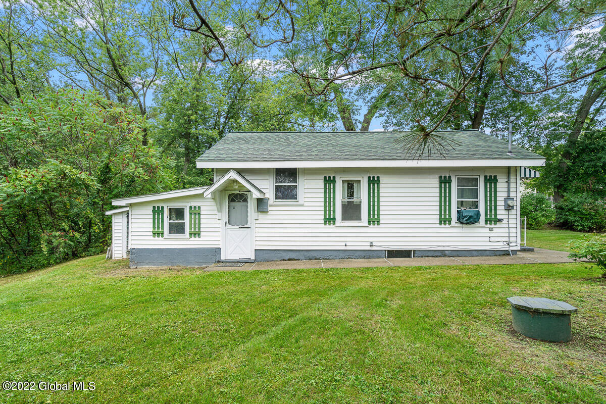 577 Sacandaga Road Schenectady, NY 12302 - Photo 4 of 29 577 Sacandaga Road Schenectady NY 005 ML