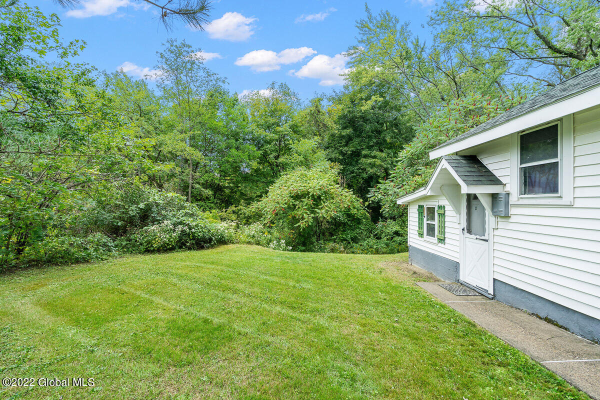 577 Sacandaga Road Schenectady, NY 12302 - Photo 5 of 29 577 Sacandaga Road Schenectady NY 004 ML