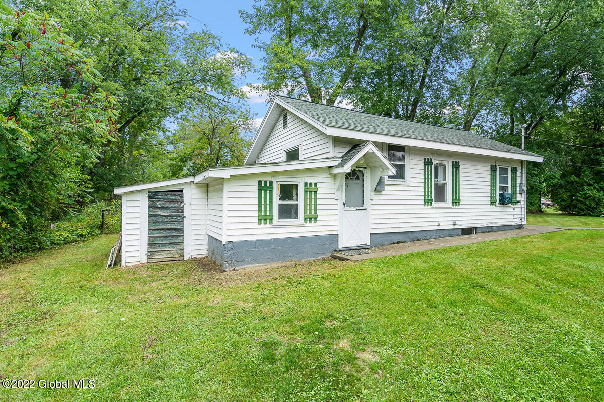 577 Sacandaga Road Schenectady, NY 12302 - Photo 6 of 29 577 Sacandaga Road Schenectady NY 006 ML