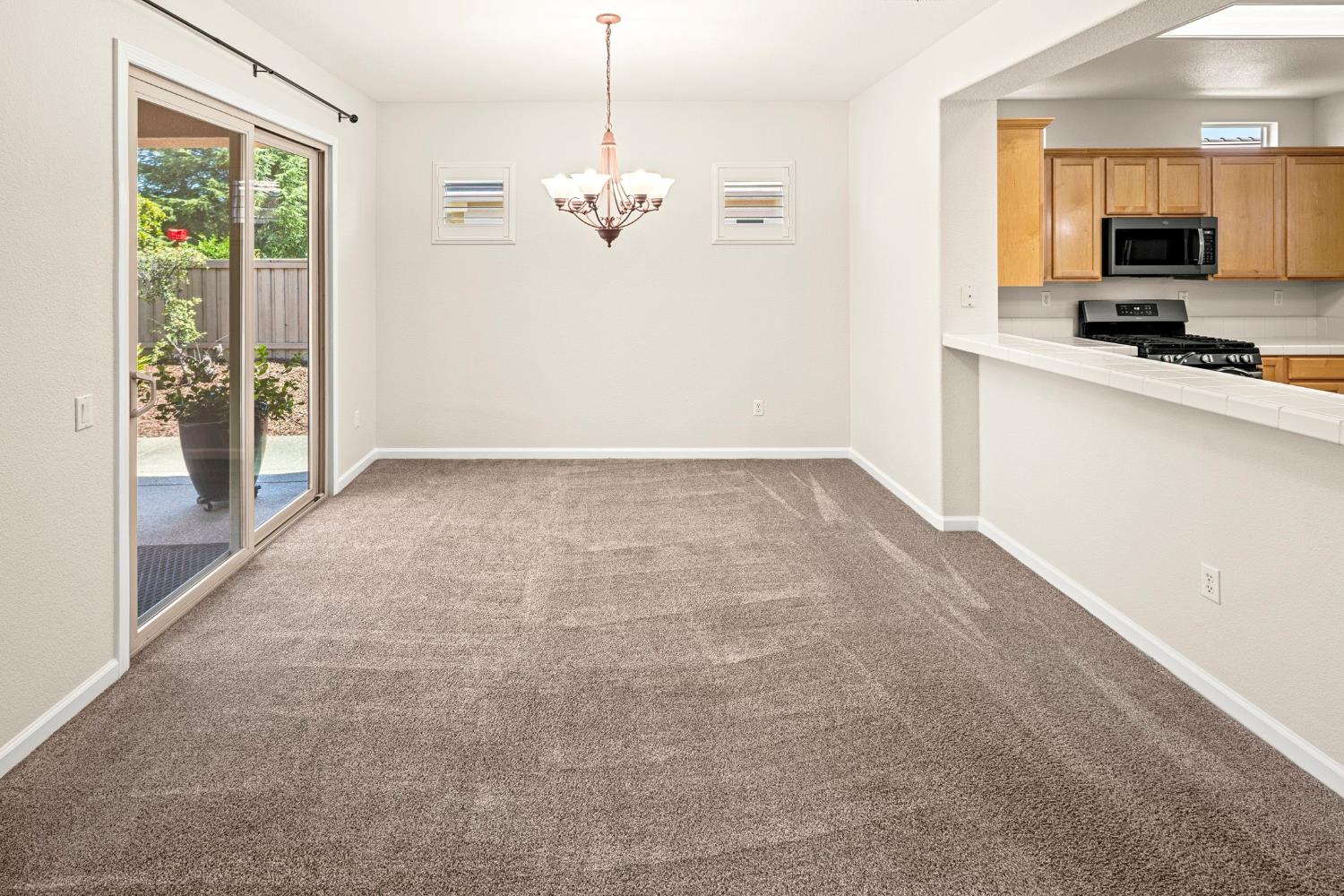 274 Lariat Loop Lincoln, CA 95648 - Photo 6 of 34 Second Dining Area