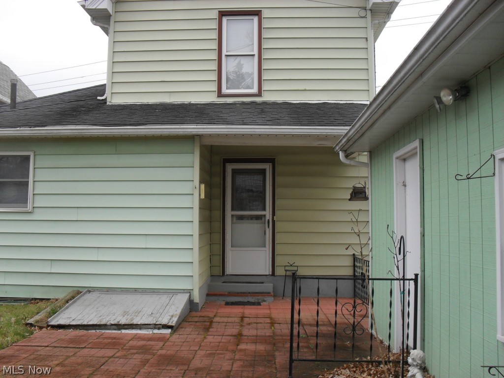 632 Walnut Road Southwest Massillon, OH 44647 - Photo 3 of 18 Gallery Image 3