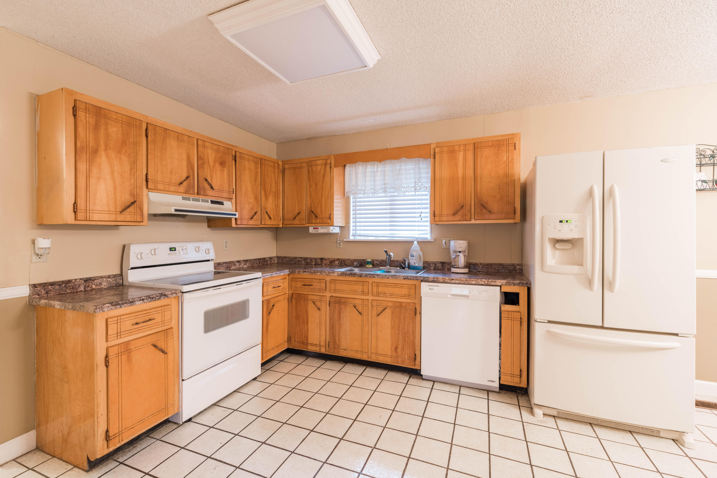 59 Carolyn Lane Rossville, GA 30741 - Photo 6 of 20 DSC_1149-10