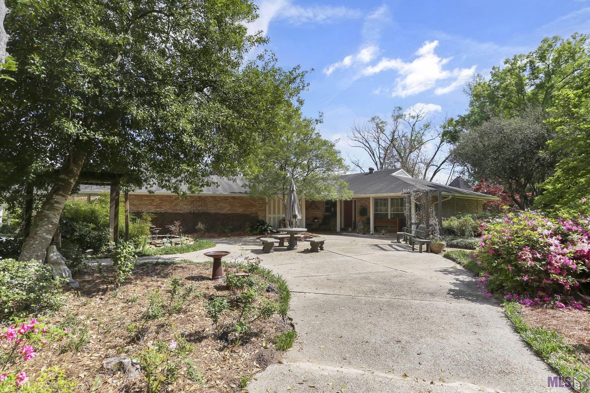 9765 Barringer Foreman Road St. George, LA 70809 - Photo 2 of 19