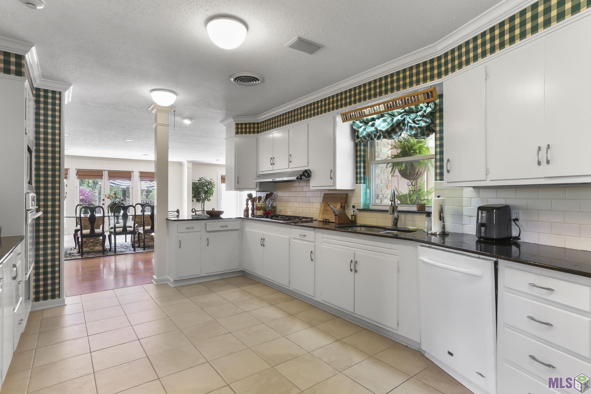 9765 Barringer Foreman Road St. George, LA 70809 - Photo 5 of 19